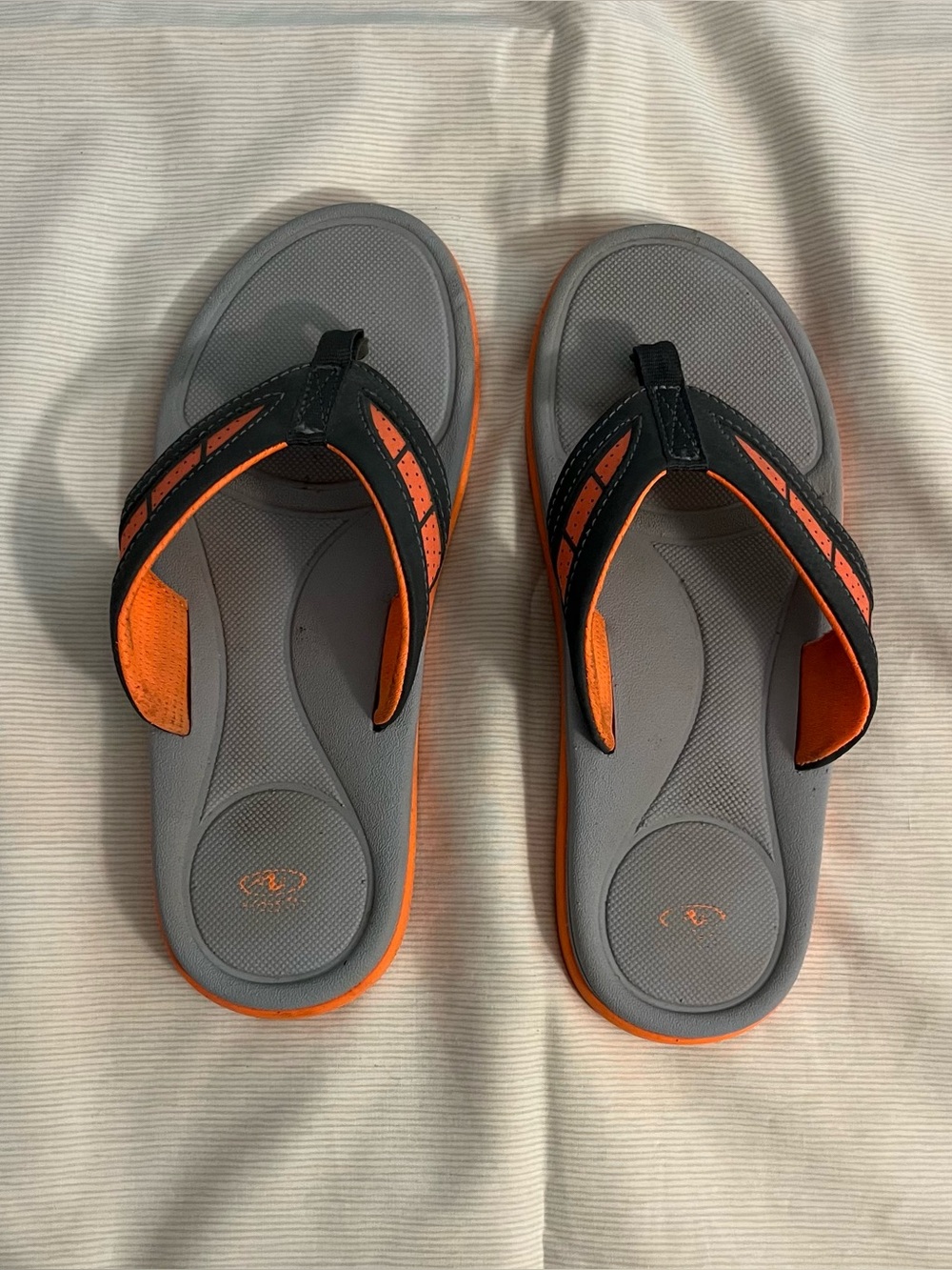 Women’s Flip Flop Sandals Gray and Orange Size 6